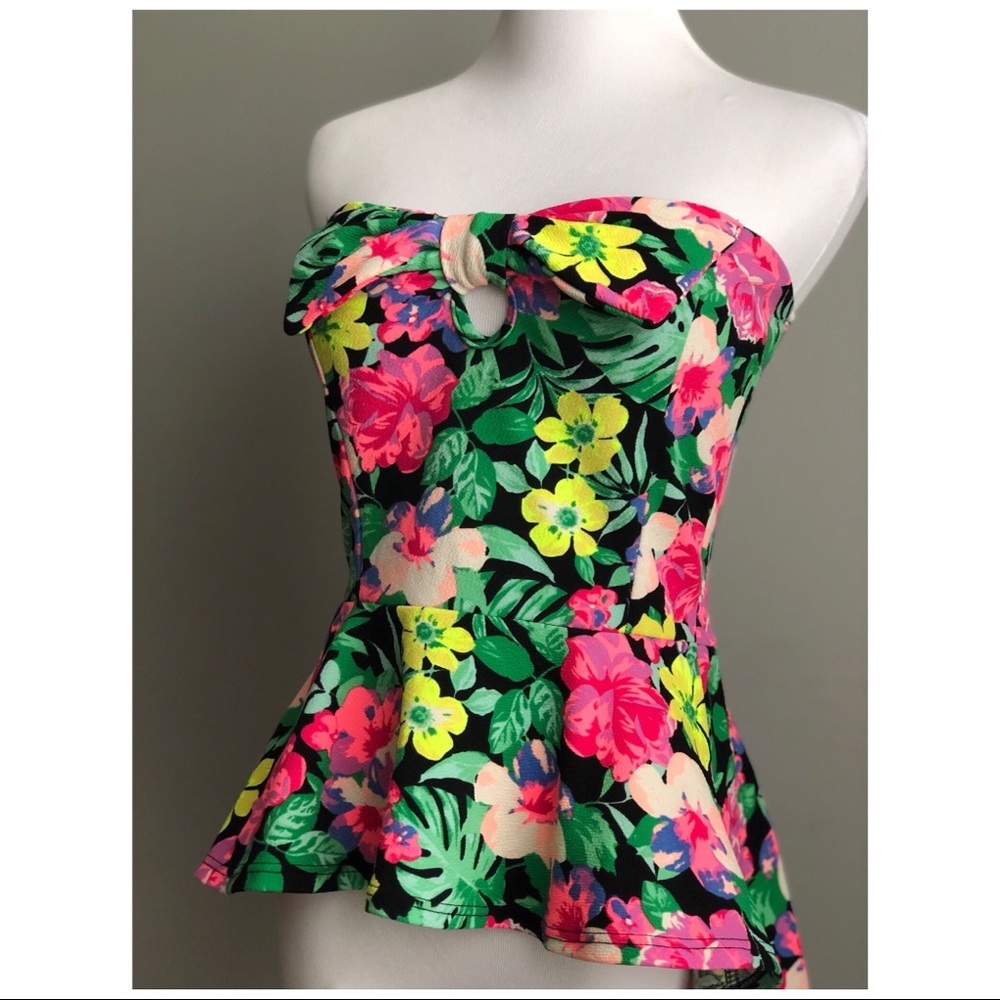 Papaya l peplum l sweetheart l hi-low top